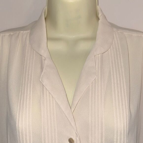 Vtg 80s Jo Matthews cream semi sheer polyester short sleeve shirt with pleats - Picture 3 of 9